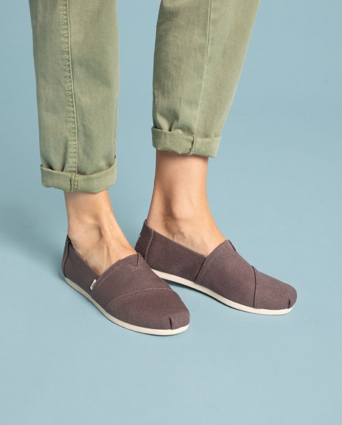 Alpargatas de mujer gris 2