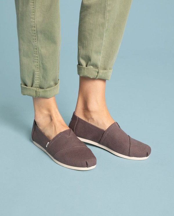 Alpargatas de mujer gris