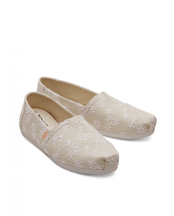Alpargatas de mujer natural flores bordadas