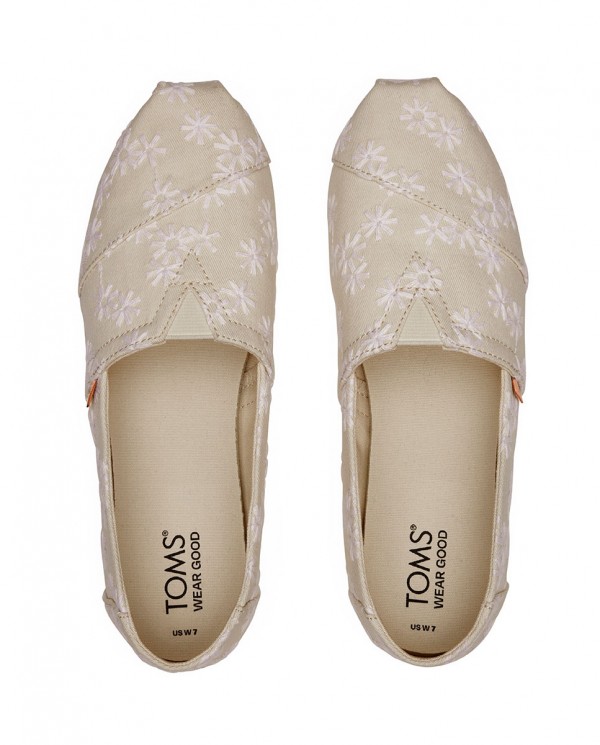 Alpargatas de mujer natural flores bordadas