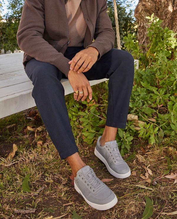 Zapatillas de hombre Trvl Lite Court gris