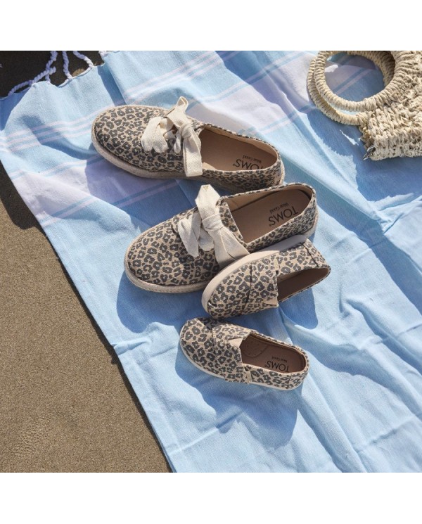 Alpargatas de mujer Carolina con lazada leopardo